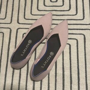 Rothy’s Pointy Toe Iconic Slip
On in Ballet Pink/tagged Size 10.5/ Fits 9.5